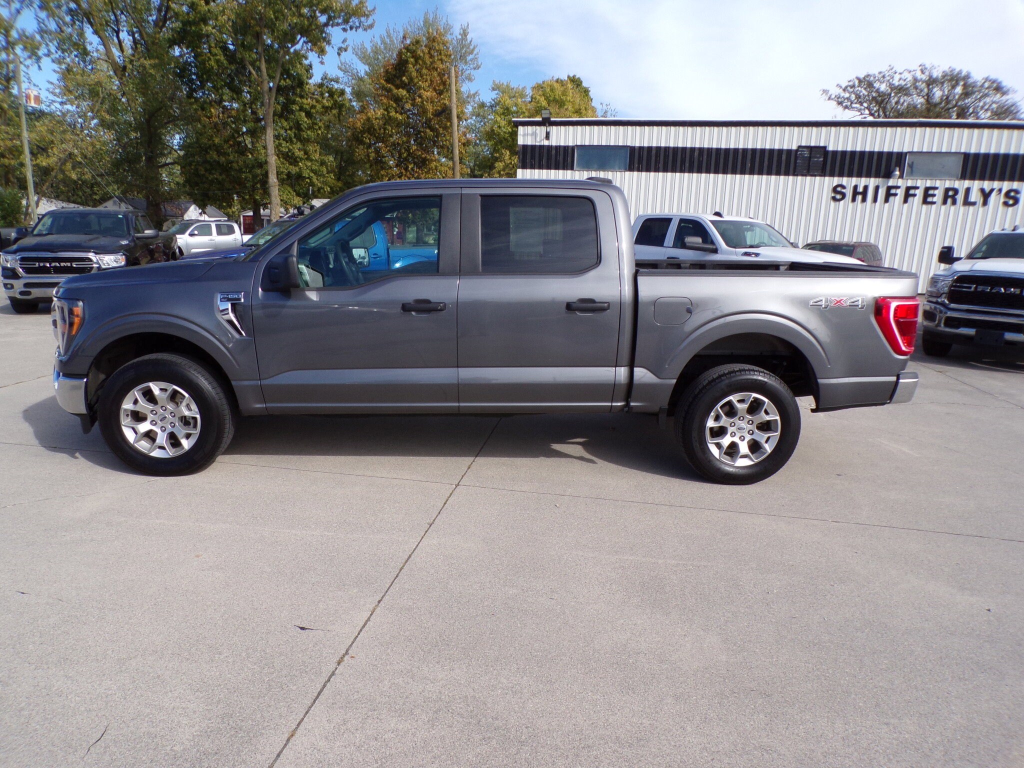 2023 Ford F-150 XLT photo 2