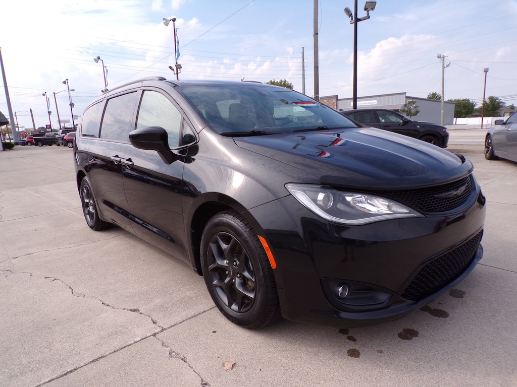 Used 2018 Chrysler Pacifica Touring L Plus Van