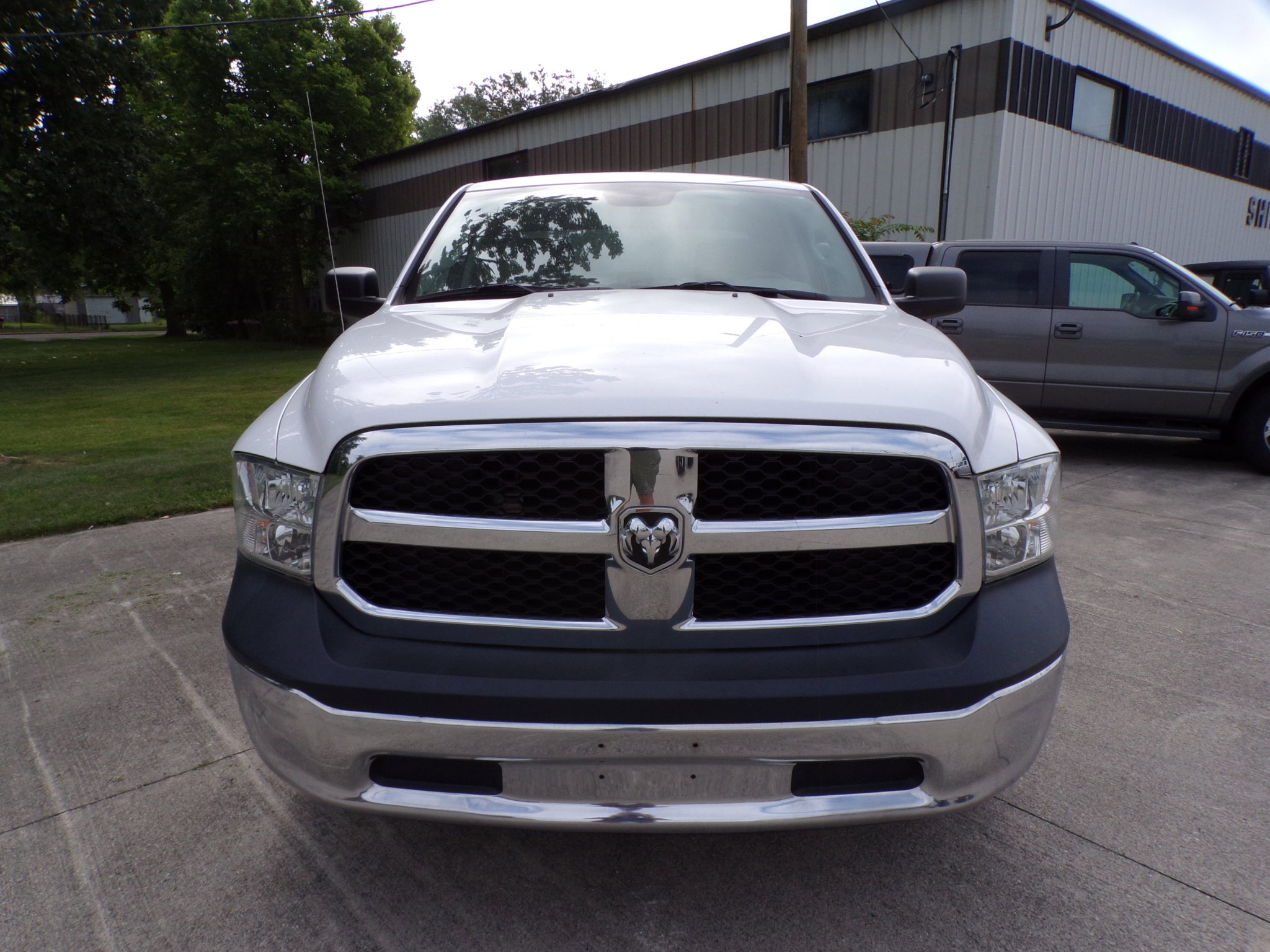 2017 Ram 1500 Tradesman photo 2