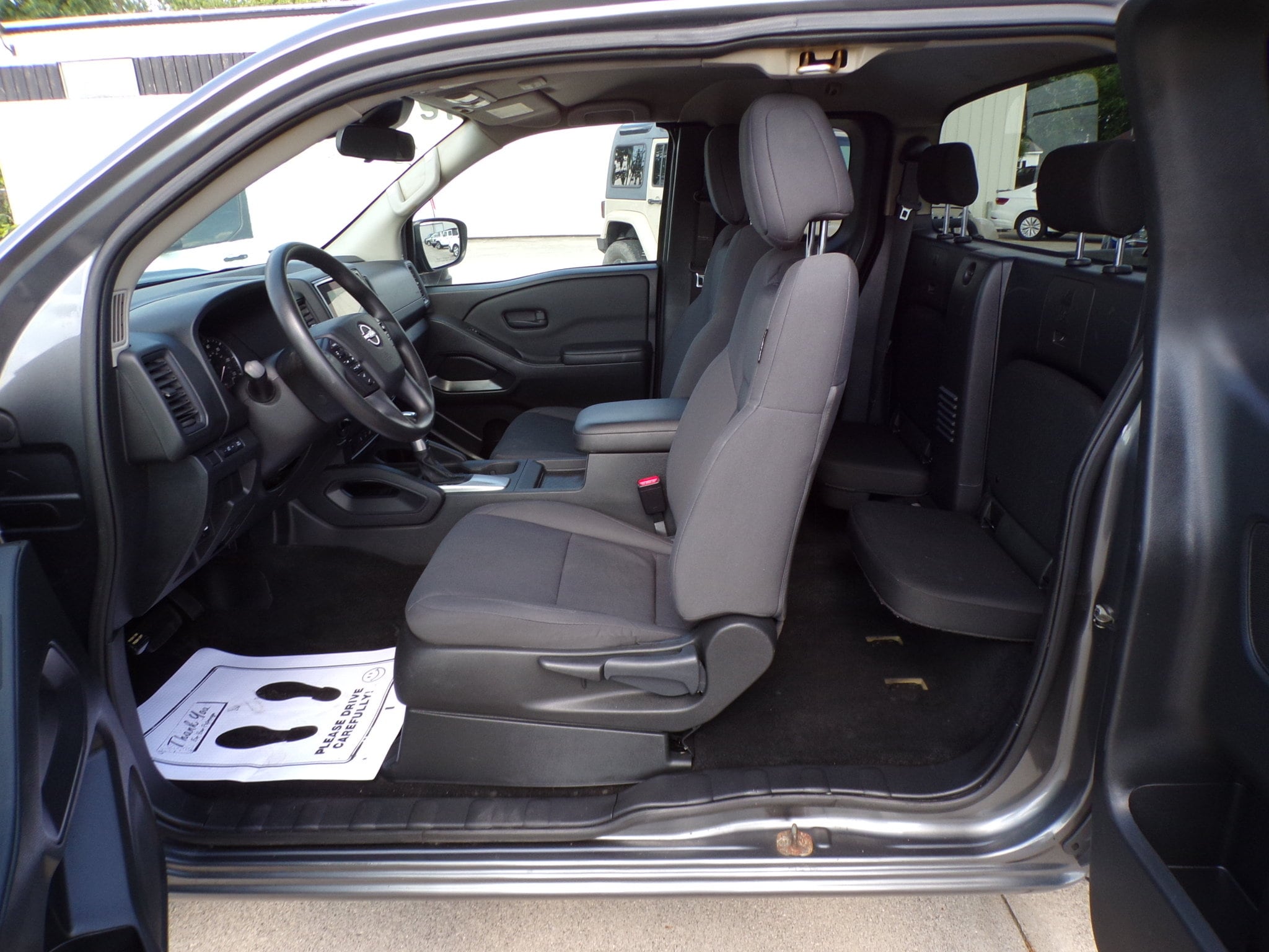 2023 Nissan Frontier S - Photo 17