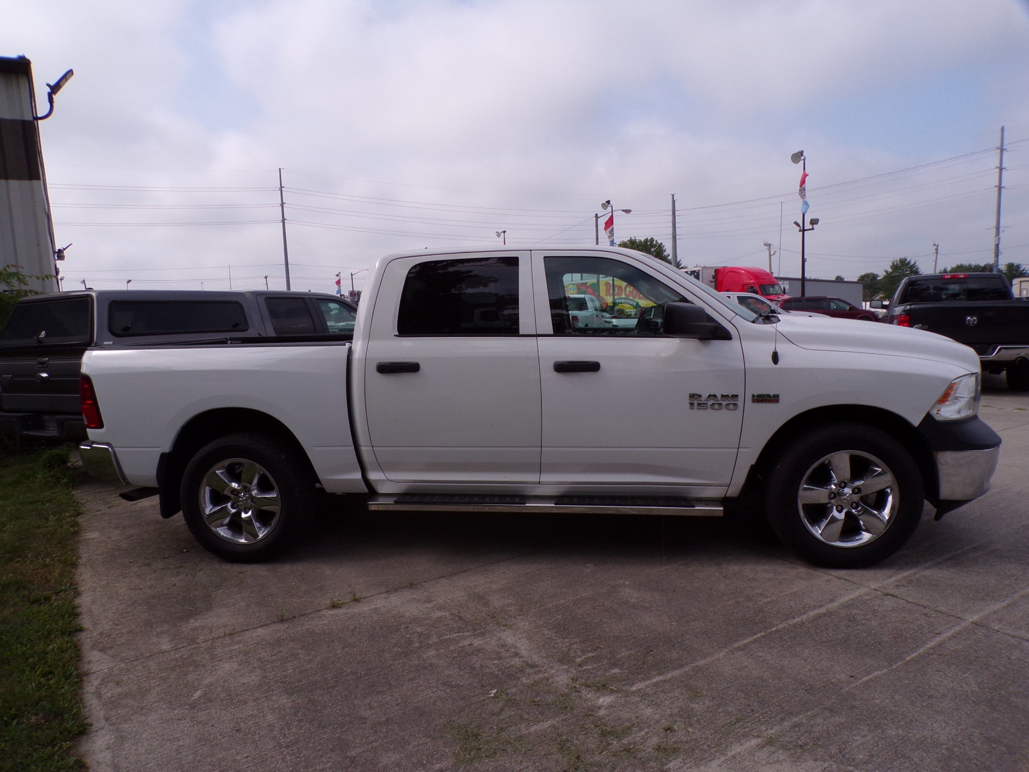 2017 Ram 1500 Tradesman photo 4