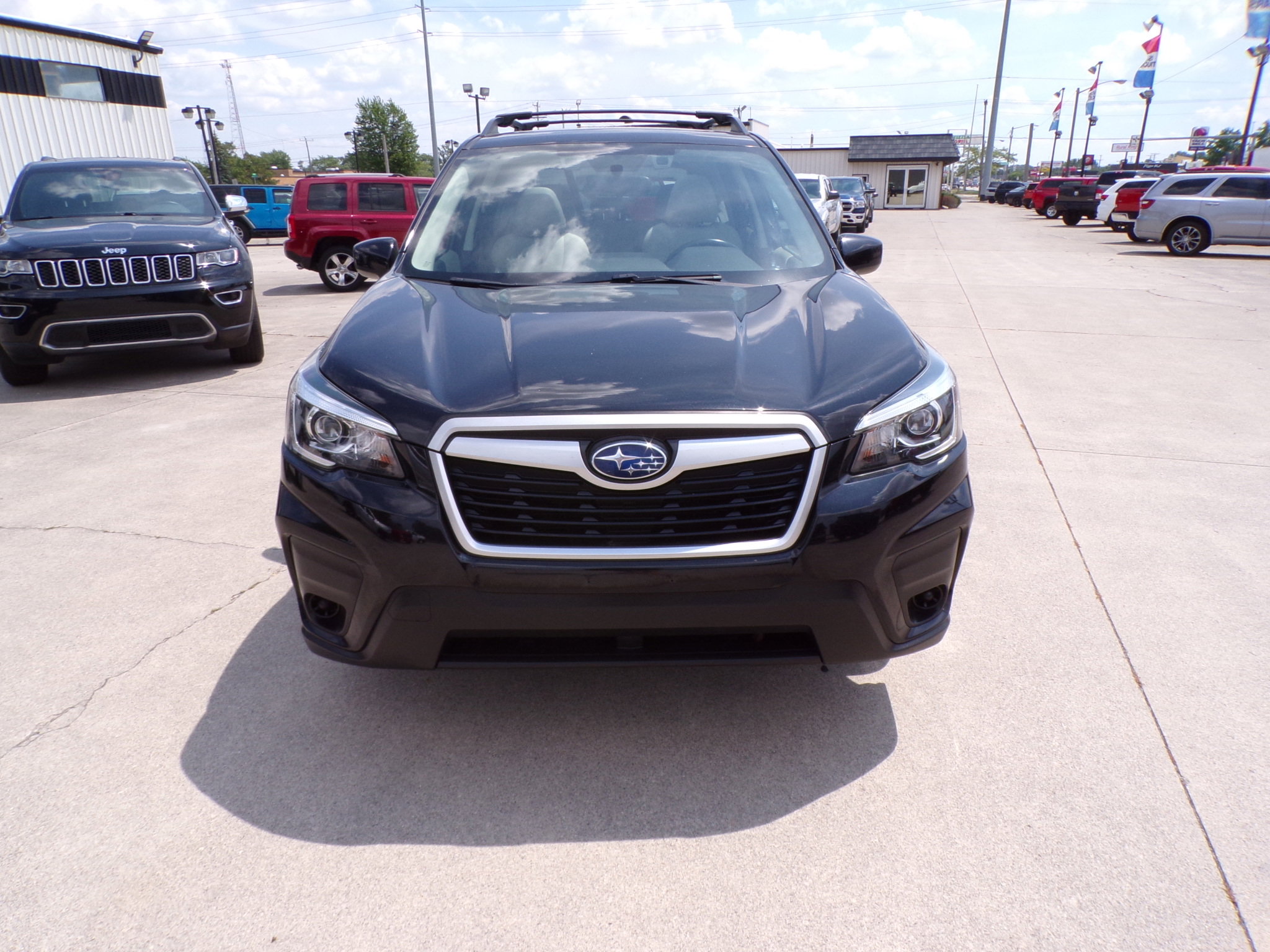 2020 Subaru Forester Premium photo 2