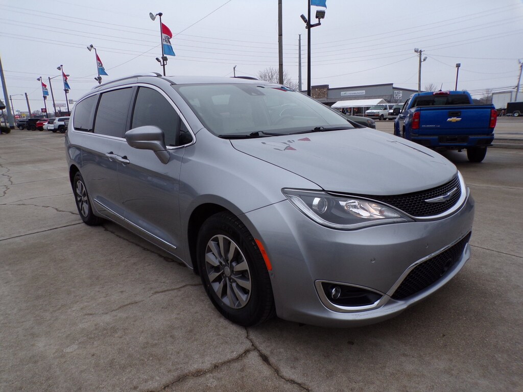 Used 2019 Chrysler Pacifica Touring L Plus Van Passenger Van