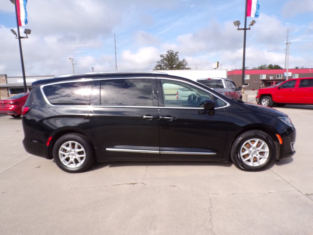 Used 2020 Chrysler Pacifica Touring L Van Passenger Van