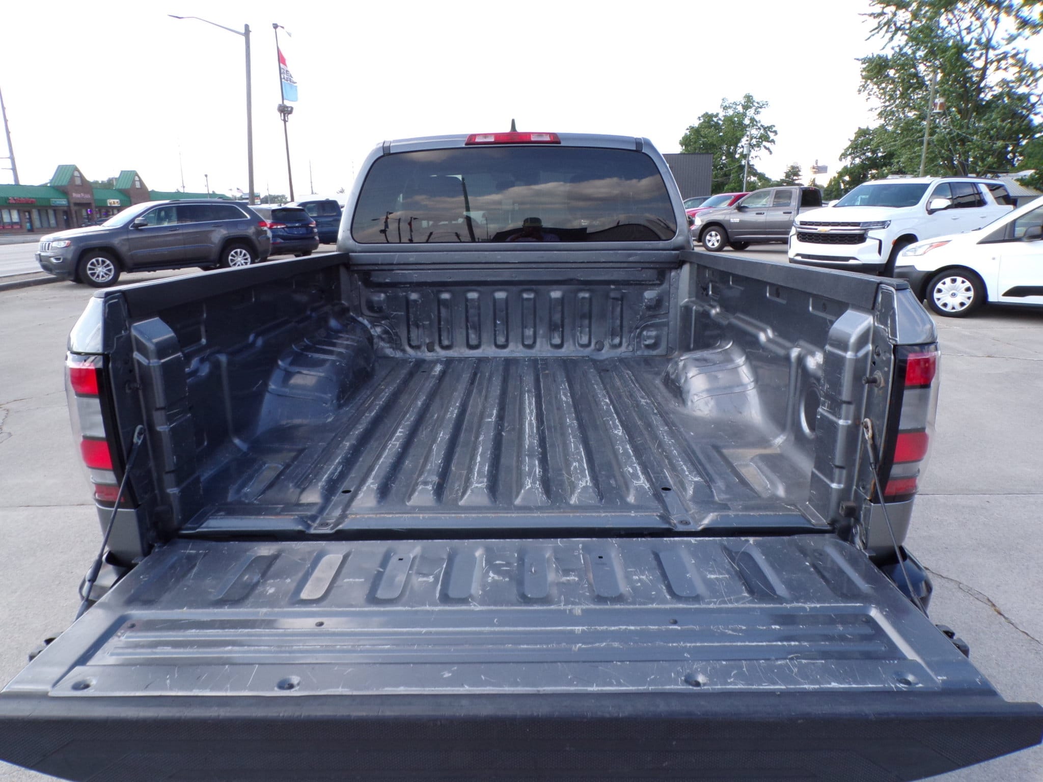 2023 Nissan Frontier S - Photo 29