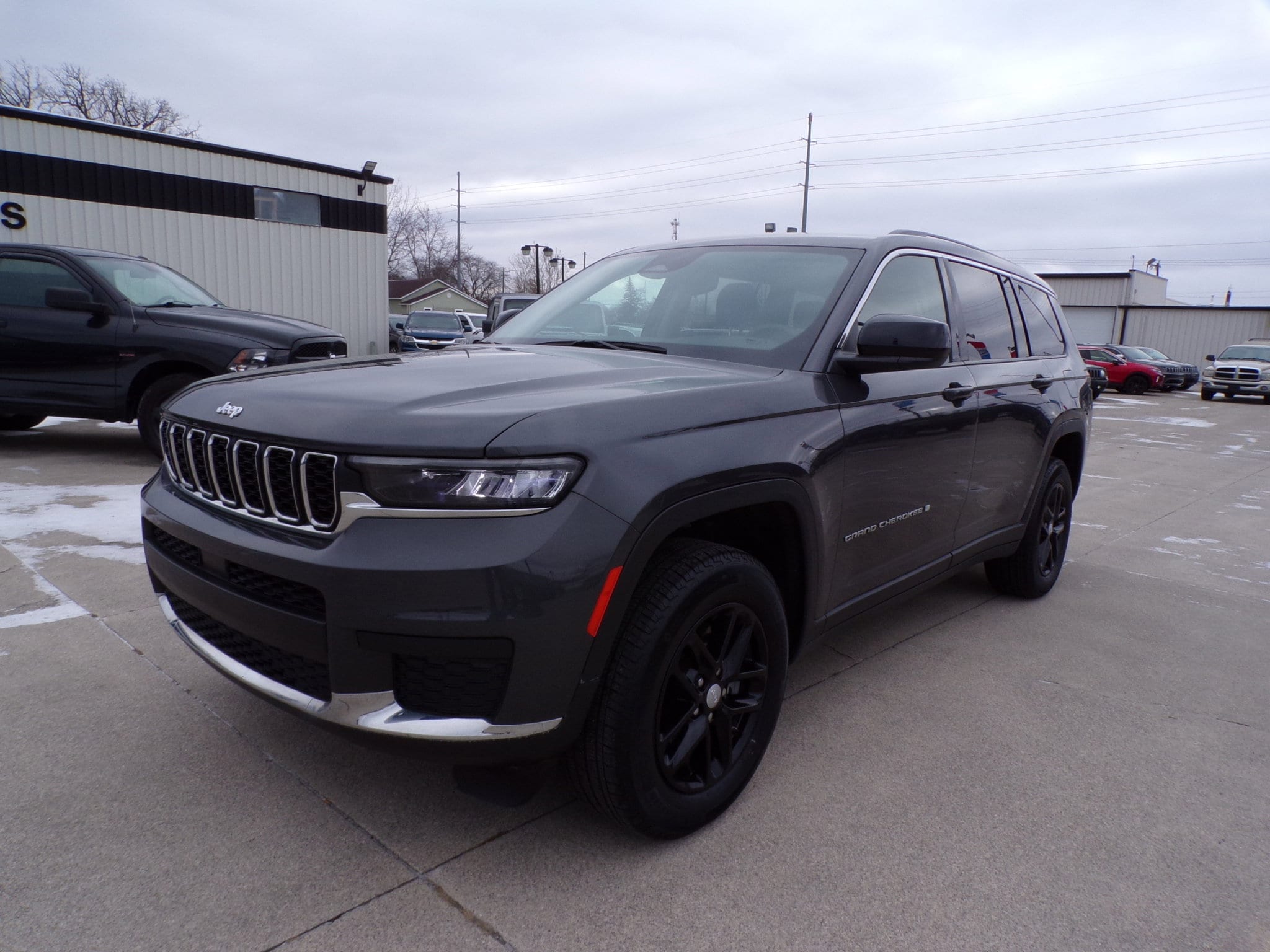 2023 Jeep Grand Cherokee L Laredo's photo