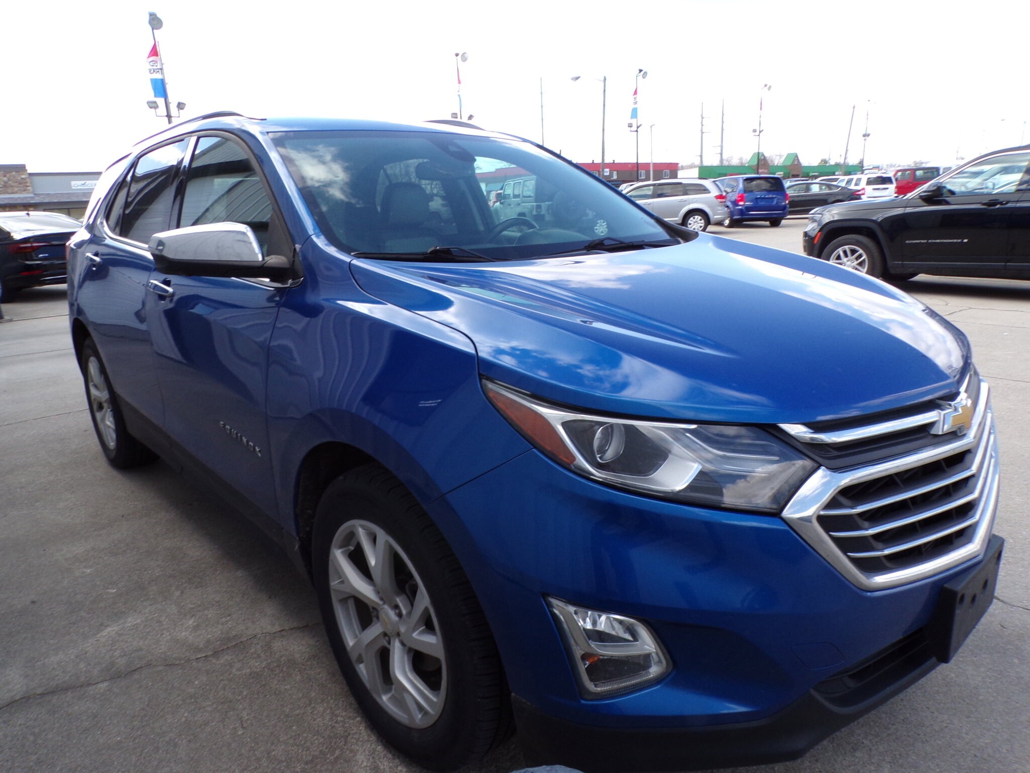 2019 Chevrolet Equinox Premier photo 2