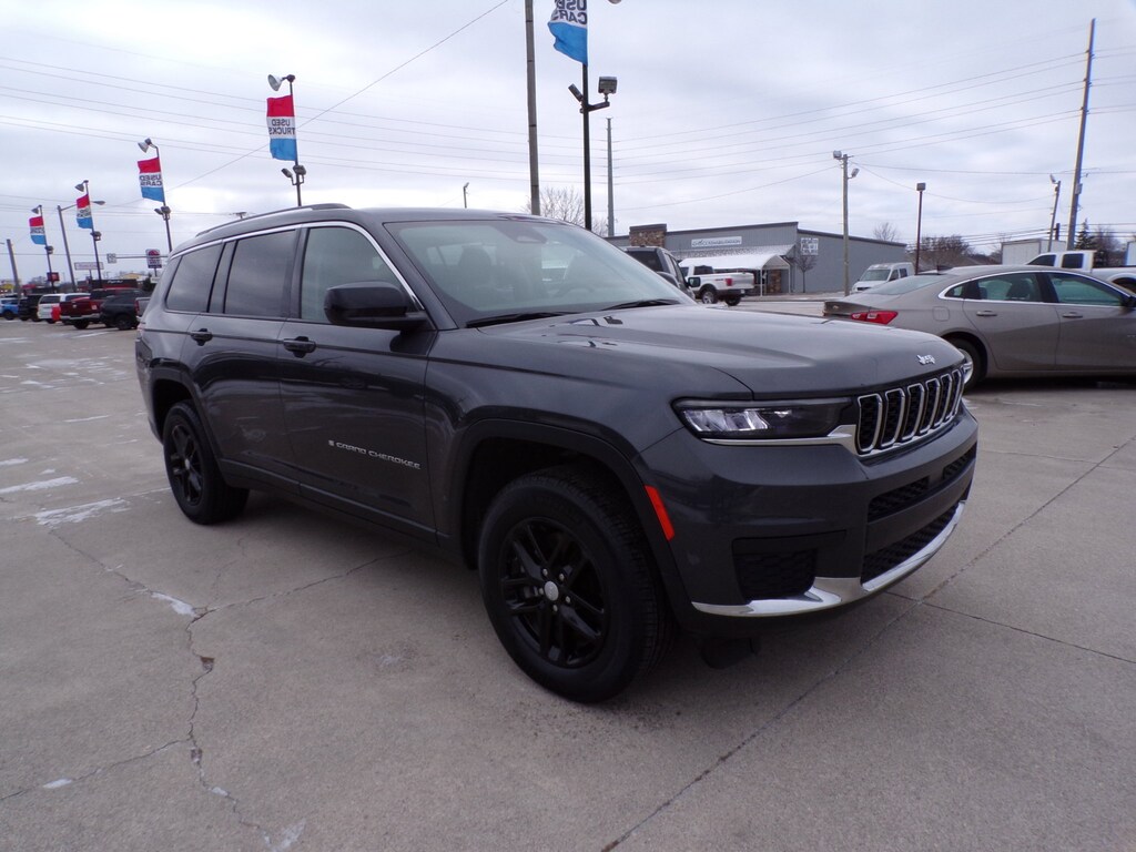 Used 2023 Jeep Grand Cherokee L Laredo SUV