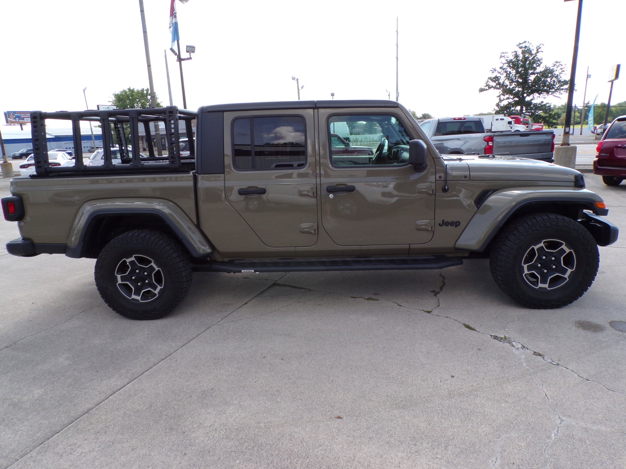 2020 Jeep Gladiator Sport photo 4