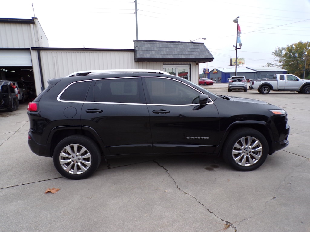 Used 2016 Jeep Cherokee Overland 4x4 SUV
