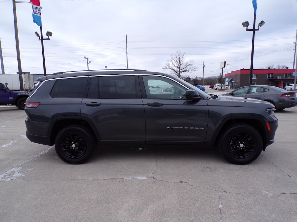 Used 2023 Jeep Grand Cherokee L Laredo SUV