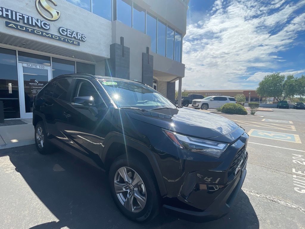 2024 Toyota RAV4 XLE - Photo 25