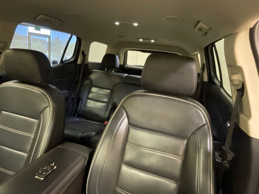 2023 GMC Acadia Denali - Photo 13