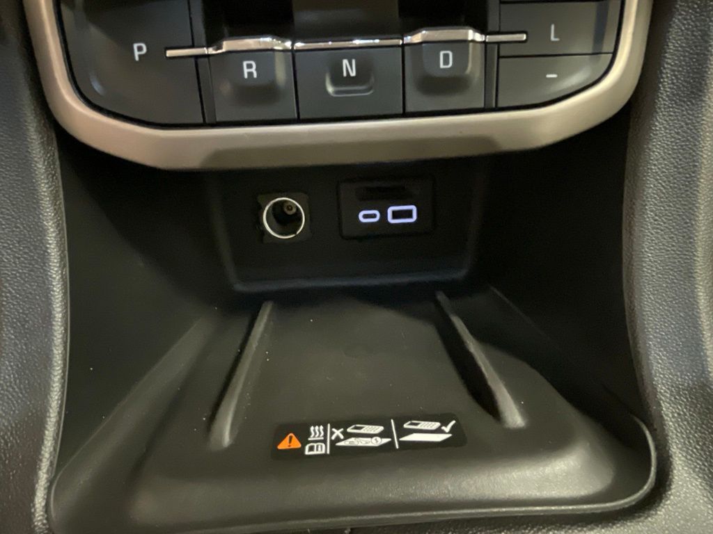 2023 GMC Acadia Denali - Photo 9