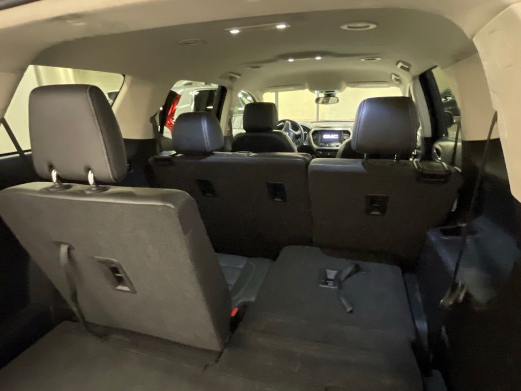 2023 GMC Acadia Denali - Photo 16