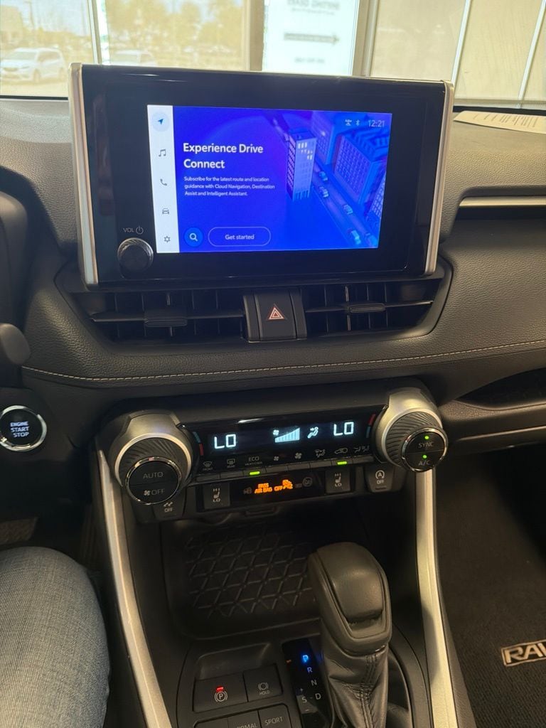 2024 Toyota RAV4 8