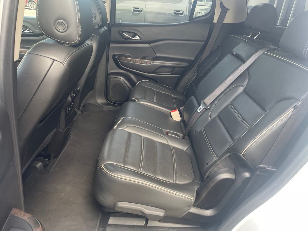 2023 GMC Acadia Denali - Photo 29