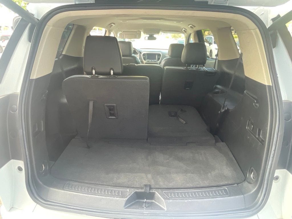2023 GMC Acadia Denali - Photo 25