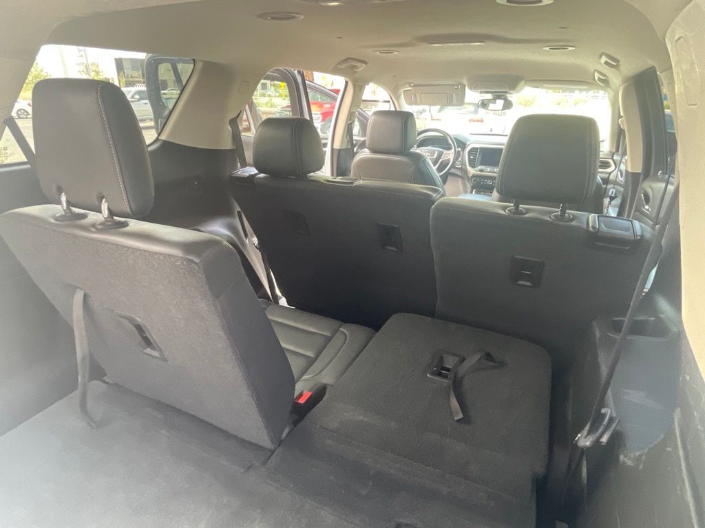 2023 GMC Acadia Denali - Photo 26