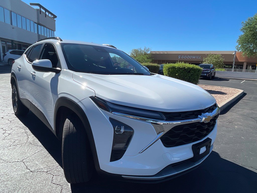 2025 Chevrolet Trax LT - Photo 6