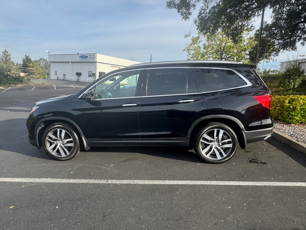 Used 2016 Honda Pilot Touring AWD SUV