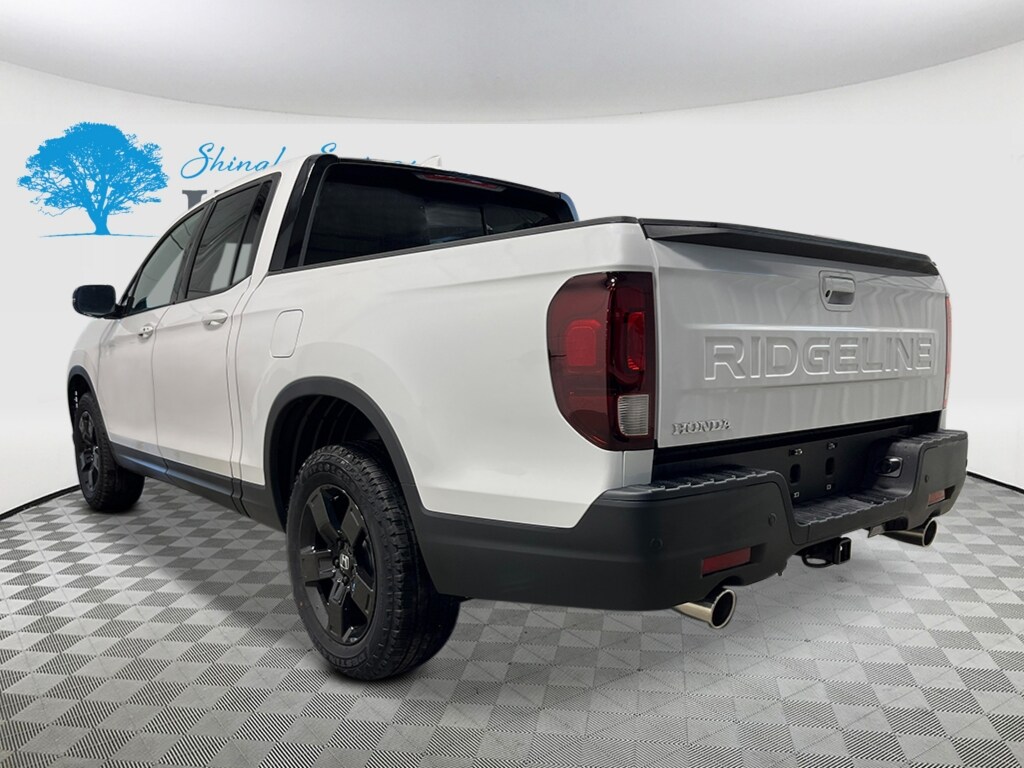 2025 Honda Ridgeline Black Edition photo 3