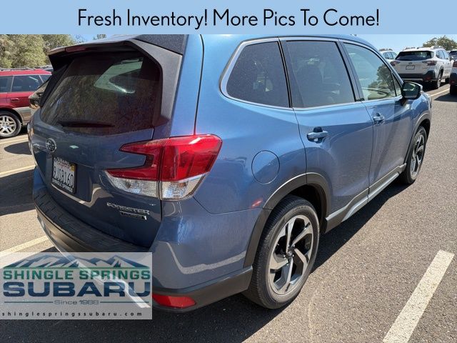 2024 Subaru Forester Touring photo 4