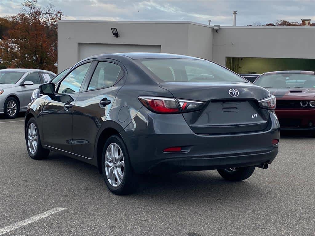 2017 Toyota Yaris iA photo 2