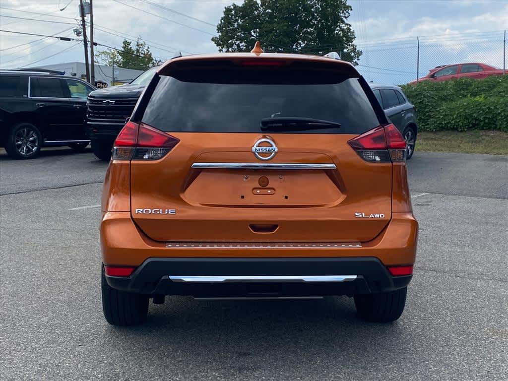 2017 Nissan Rogue SL photo 4
