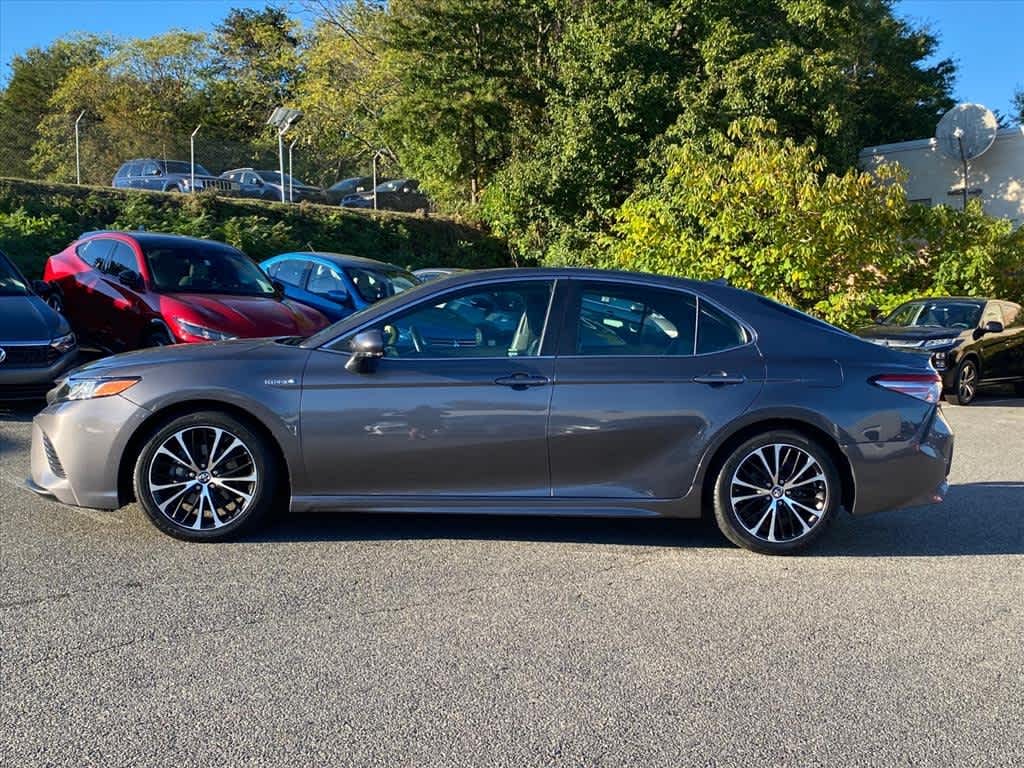 Used 2018 Toyota Camry Hybrid SE CVT (Natl)