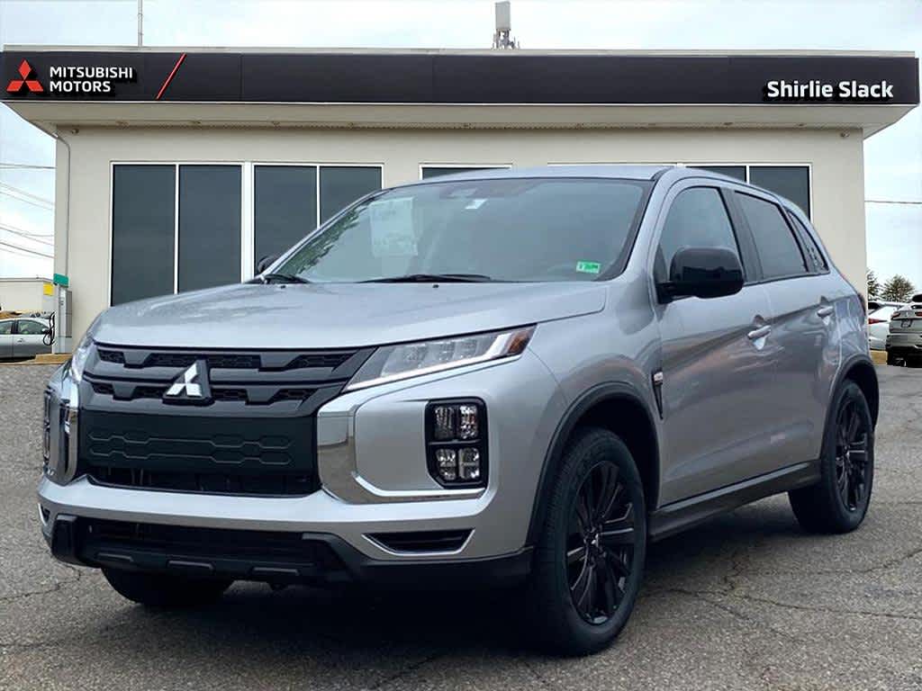 2025 Mitsubishi Outlander Sport LE's photo
