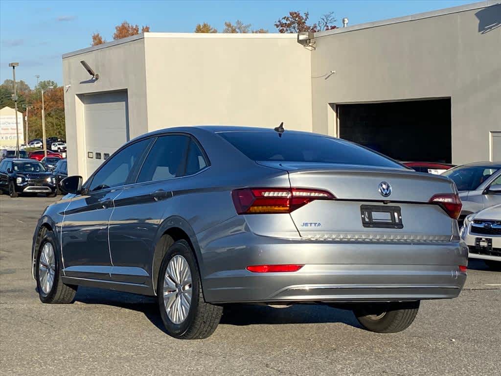 2019 Volkswagen Jetta SE R-Line photo 3