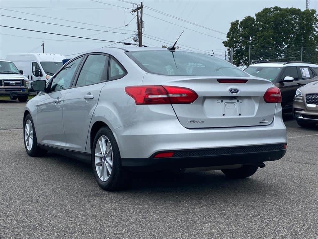2016 Ford Focus SE photo 3