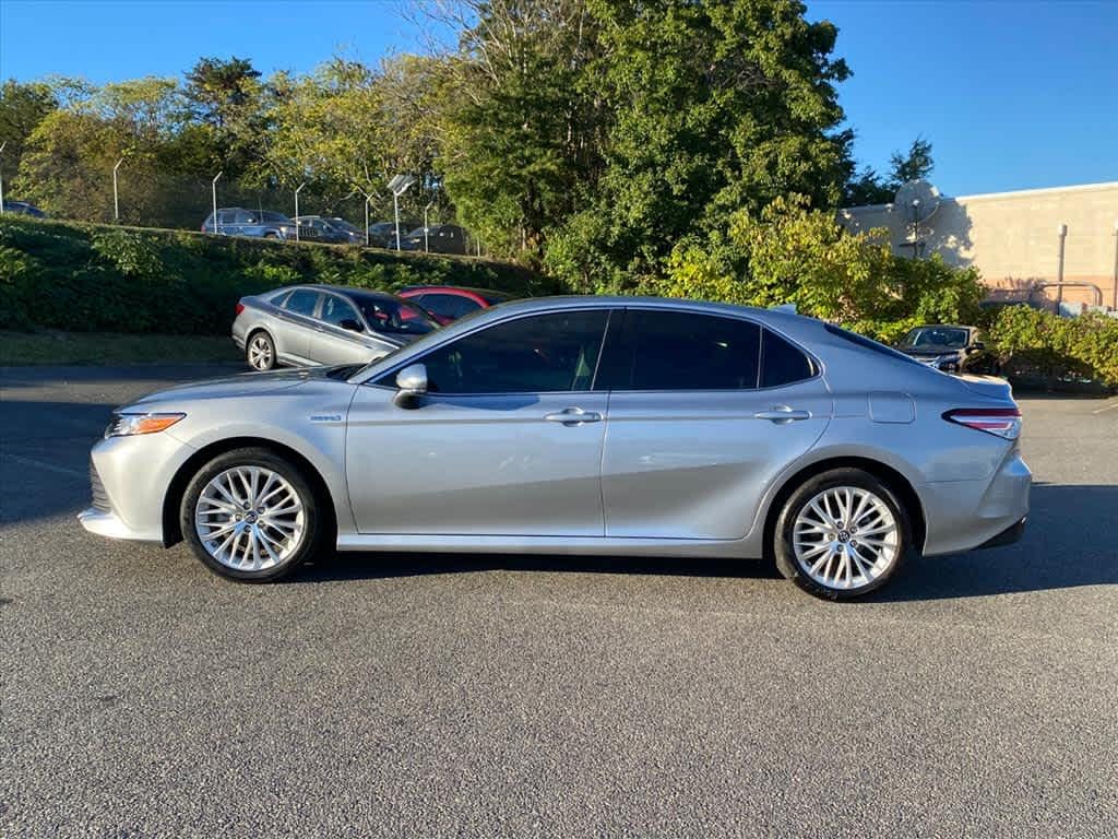 Used 2020 Toyota Camry Hybrid XLE CVT (Natl)