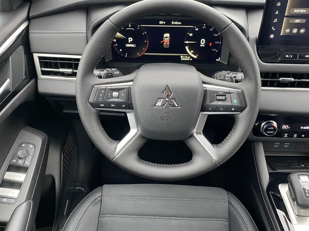 2025 Mitsubishi Outlander SE photo 3