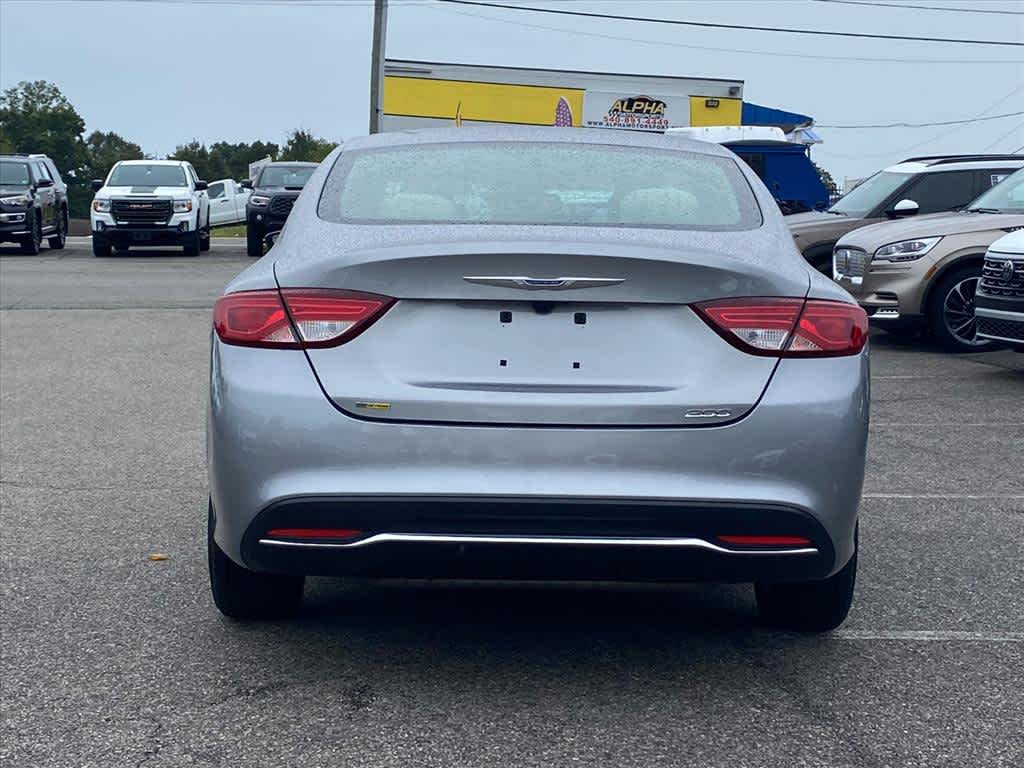 2016 Chrysler 200 Limited photo 4