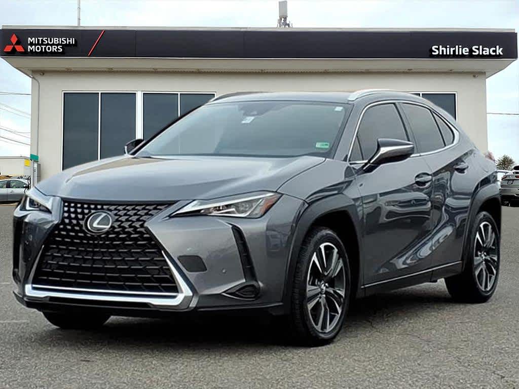 2020 Lexus UX 200's photo