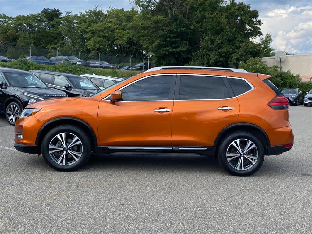2017 Nissan Rogue SL photo 2