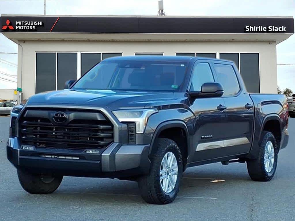 2022 Toyota Tundra SR5's photo