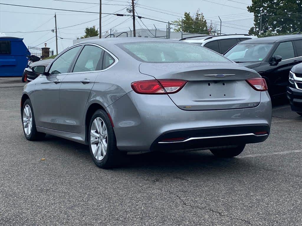 2016 Chrysler 200 Limited photo 3