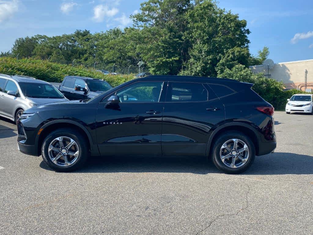 2023 Chevrolet Blazer 2LT photo 2