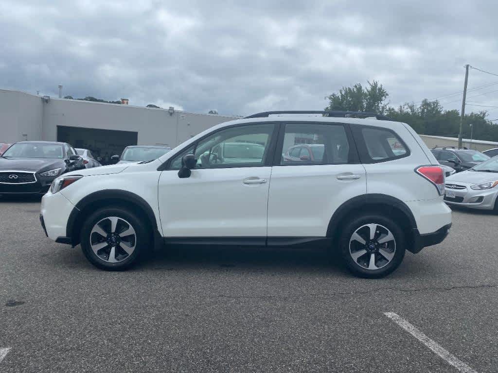 2018 Subaru Forester 2.5i photo 2