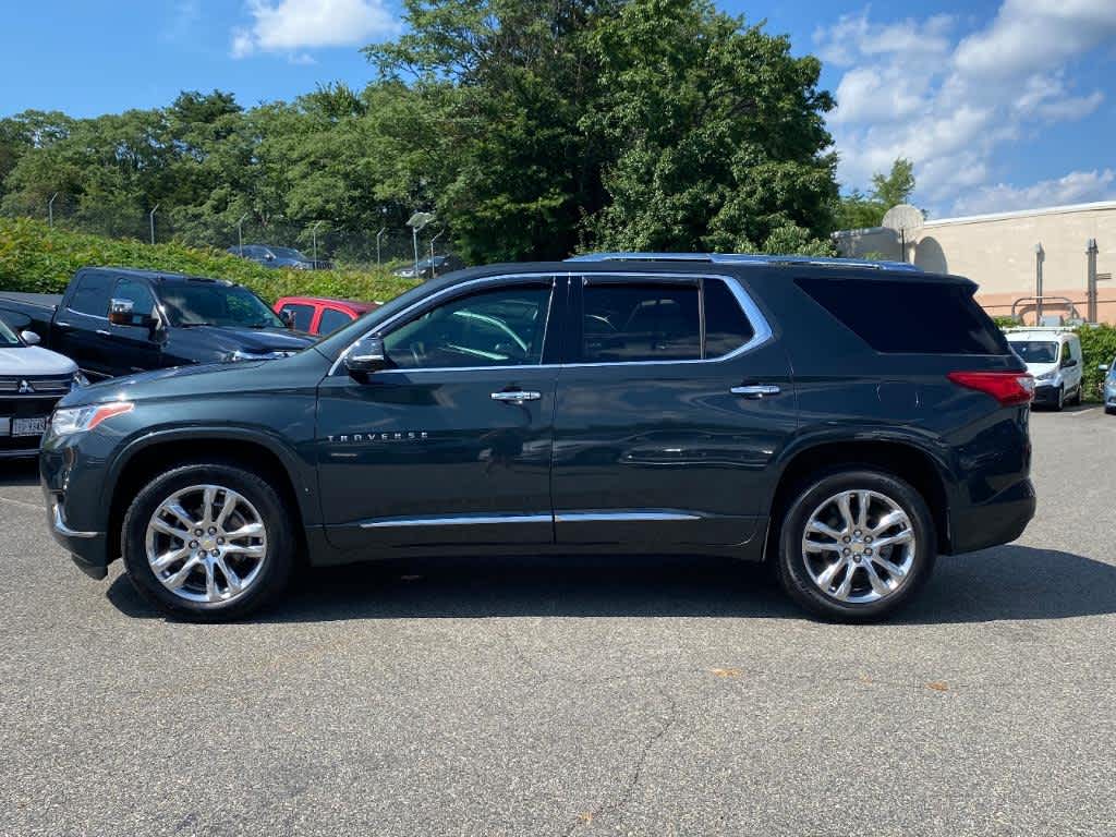 2020 Chevrolet Traverse High Country photo 2