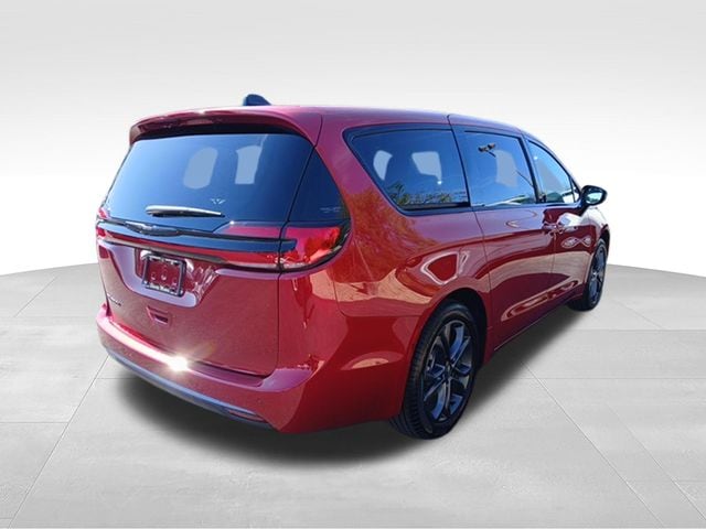 2026 Chrysler Pacifica Select - Photo 8