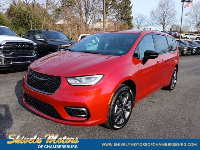 2026 Chrysler Pacifica Passenger Van 