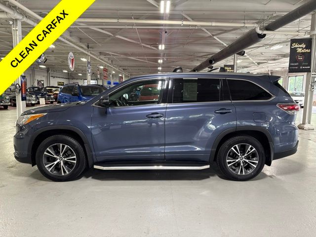 Used 2016 Toyota Highlander XLE with VIN 5TDJKRFHXGS339789 for sale in Shippensburg, PA