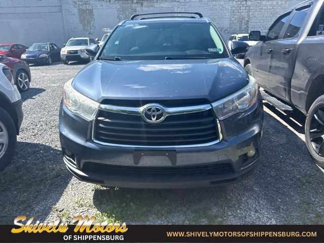 Used 2016 Toyota Highlander XLE with VIN 5TDJKRFHXGS339789 for sale in Shippensburg, PA