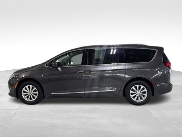 Used 2018 Chrysler Pacifica Touring L with VIN 2C4RC1BG8JR276206 for sale in Shippensburg, PA