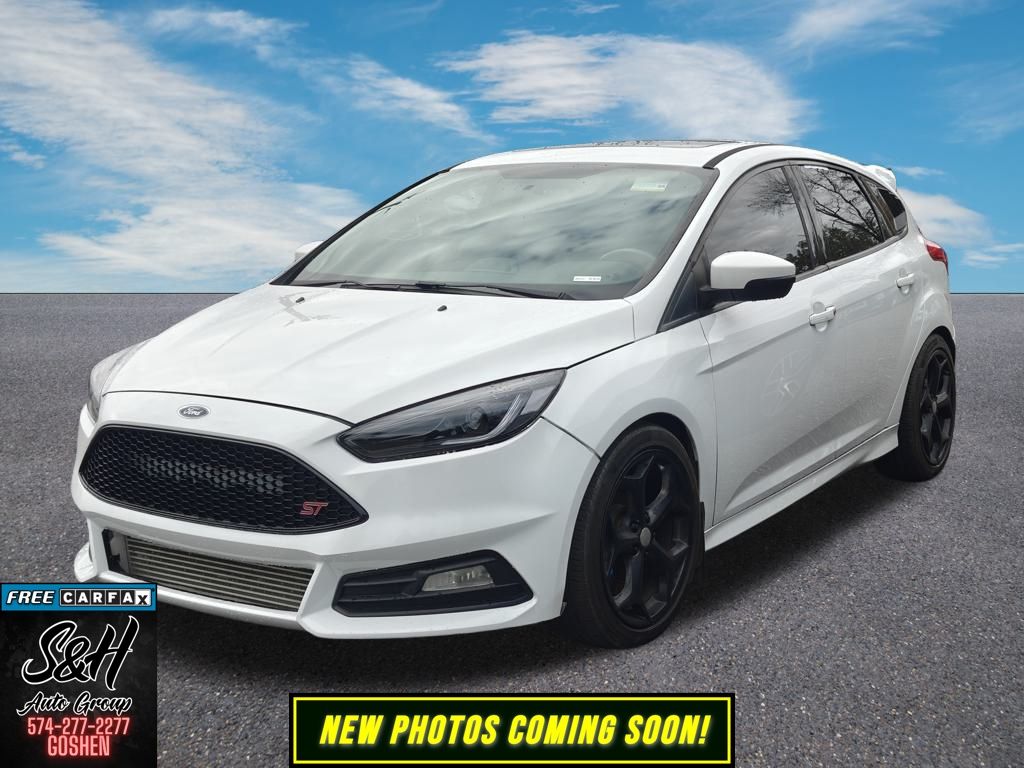 2017 Ford Focus ST photo 2