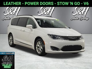 2017 Chrysler Pacifica Touring L Minivan/Van